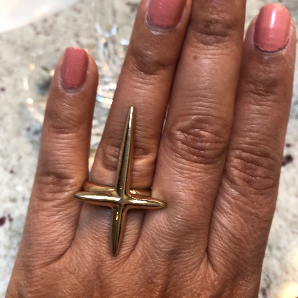 Ring - Picture 3 of 7